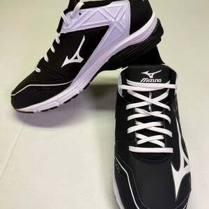 Mizuno Wave Swagger Trainer Turf Shoes Black/White Size US 9.5